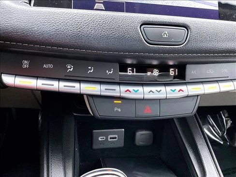 Used 2023 Cadillac XT4 Luxury image 24