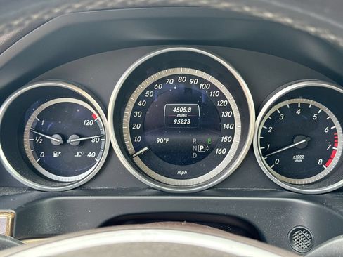 Used 2016 Mercedes-Benz E 350 4MATIC Sedan image 25