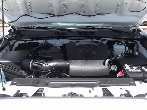 Used 2021 Toyota Tacoma TRD Off-Road w/ Technology Package image 10