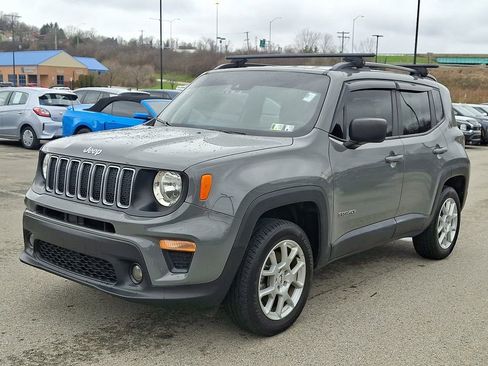 Used 2022 Jeep Renegade Latitude w/ Convenience Group image 3