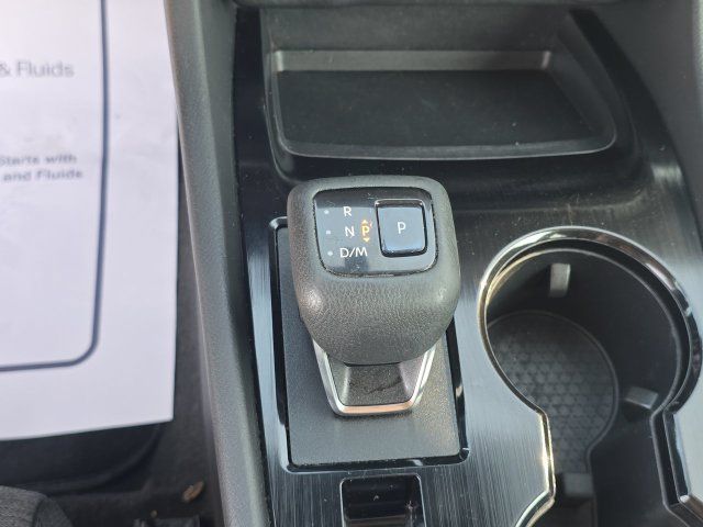 Used 2021 Nissan Rogue SV AWD/4WD image 25