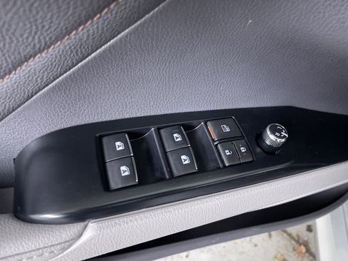 Used 2018 Toyota Camry XLE w/ Four Season Floor Mat Package image 11