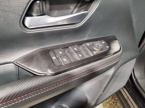 Used 2025 Nissan Kicks SR image 15