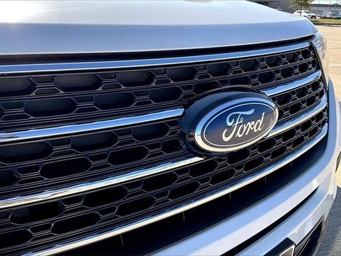 Used 2020 Ford Explorer XLT image 33