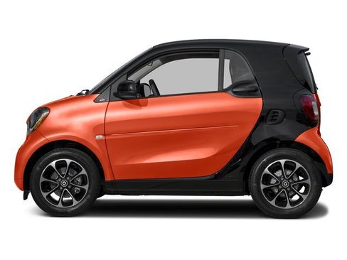 Used 2016 smart fortwo passion RWD image 3
