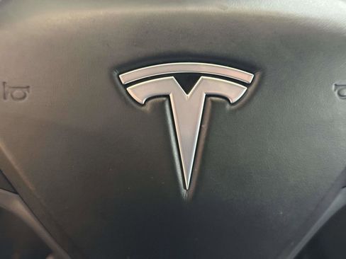 Used 2020 Tesla Model X Long Range image 17