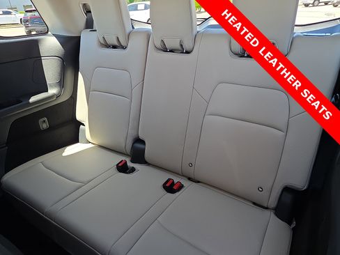 Used 2025 Nissan Pathfinder SL FWD image 10