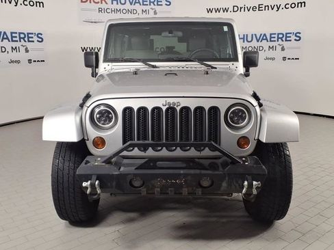 Used 2010 Jeep Wrangler Unlimited Sahara w/ Dual Top Group AWD/4WD image 2