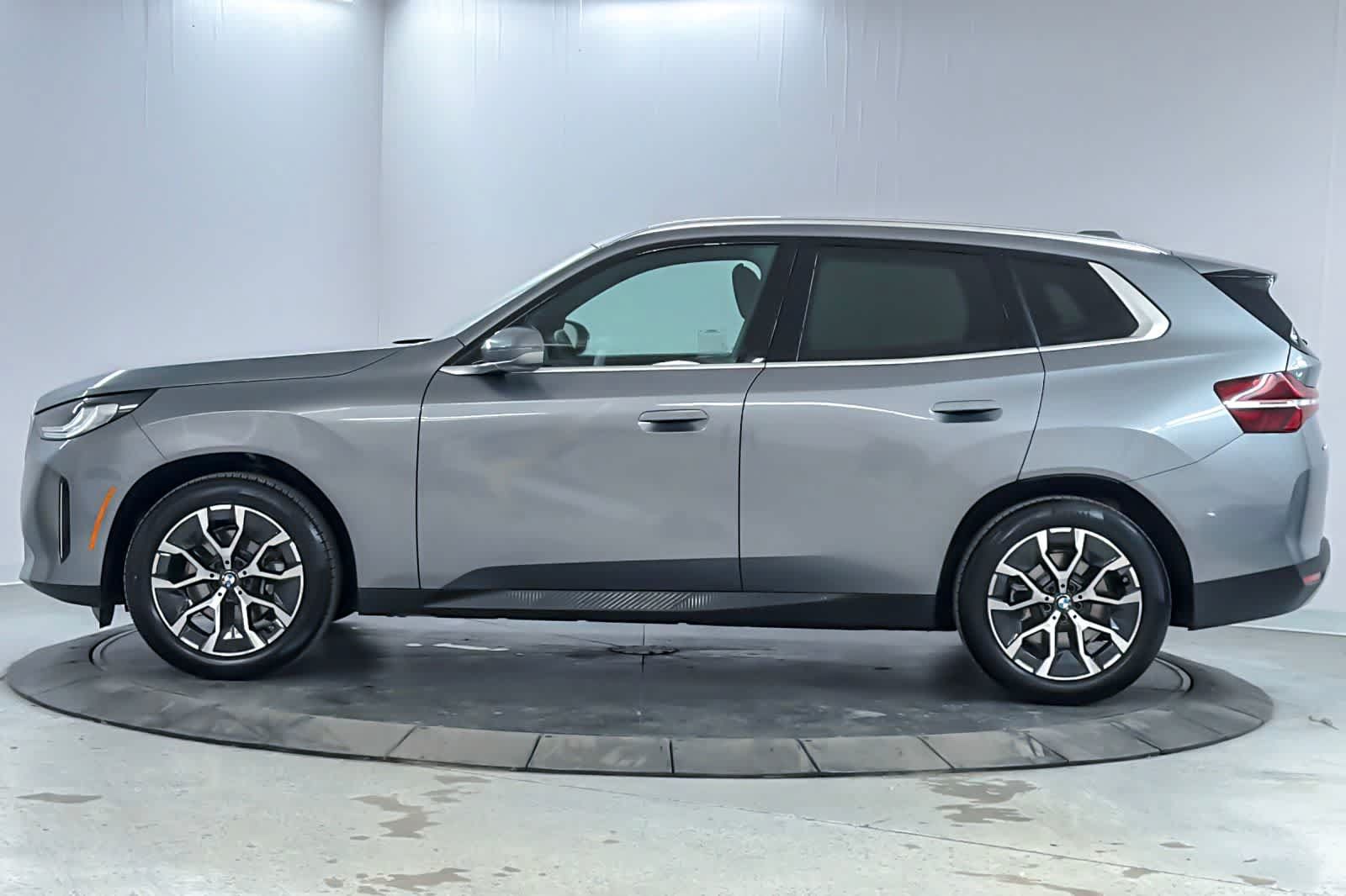 Used 2026 BMW X3 xDrive30i w/ Convenience Package AWD/4WD image 5