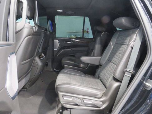 Used 2021 Cadillac Escalade Sport Platinum w/ Heavy-Duty Trailer Package AWD/4WD image 17