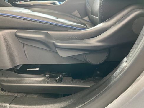 Used 2025 Buick Envista Sport Touring image 22