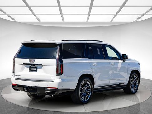 Used 2025 Cadillac Escalade Sport Platinum AWD/4WD image 4