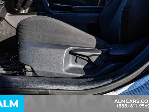 Used 2025 Toyota Camry LE image 21