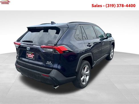 Certified 2021 Toyota RAV4 XLE Premium image 6