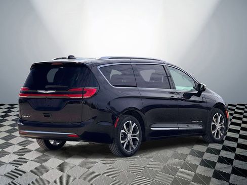 New 2026 Chrysler Pacifica Pinnacle FWD image 6