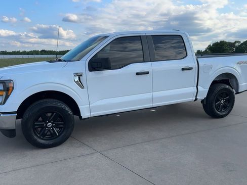 Used 2023 Ford F150 XLT AWD/4WD image 5