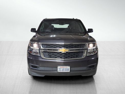 Used 2017 Chevrolet Suburban LS RWD image 2