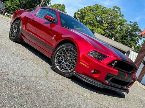Used 2014 Ford Mustang Shelby GT500 w/ Equipment Group 821A RWD image 26