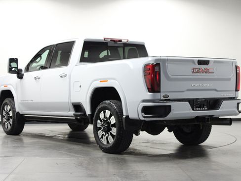 Used 2026 GMC Sierra 2500 Denali w/ Denali Reserve Package AWD/4WD image 6