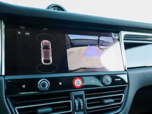 Certified 2025 Porsche Macan Turbo image 19