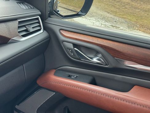 Used 2024 GMC Yukon Denali Ultimate image 35