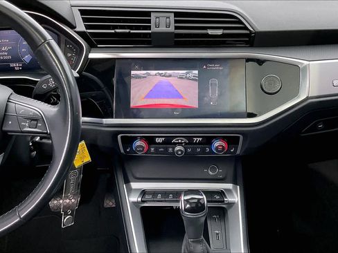 Used 2019 Audi Q3 2.0T Premium image 6