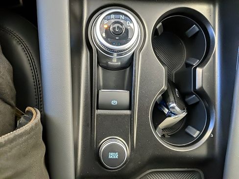 Used 2025 Ford Explorer Active w/ Active Comfort Package image 22