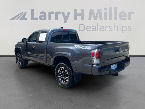 Used 2020 Toyota Tacoma TRD Sport AWD/4WD image 3