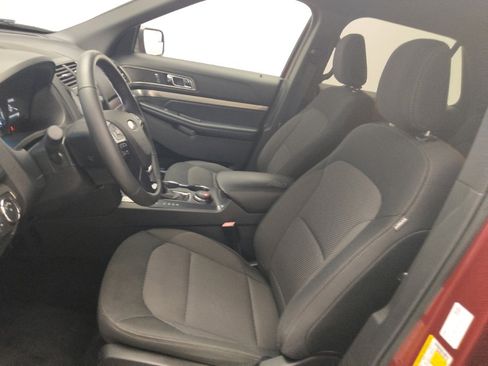 Used 2018 Ford Explorer XLT w/ Equipment Group 201A image 17