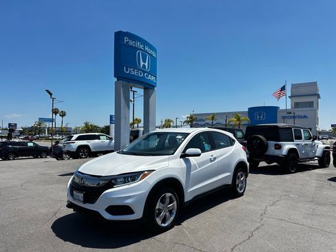 Used 2022 Honda HR-V LX image 2