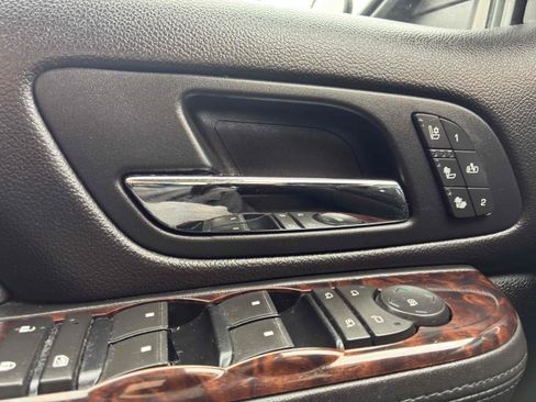 Used 2011 GMC Yukon Denali AWD/4WD image 33