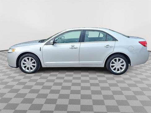 Used 2010 Lincoln MKZ image 8