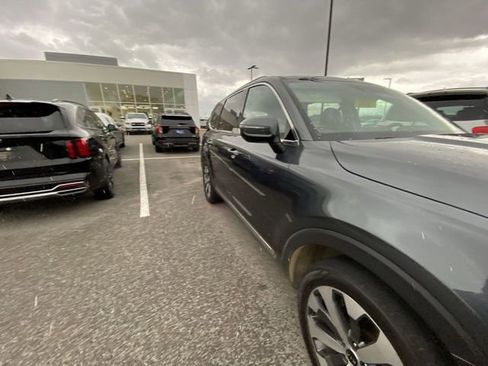 Used 2021 Kia Telluride EX w/ EX Premium Package image 12