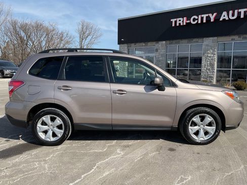 Used 2015 Subaru Forester 2.5i Premium image 8