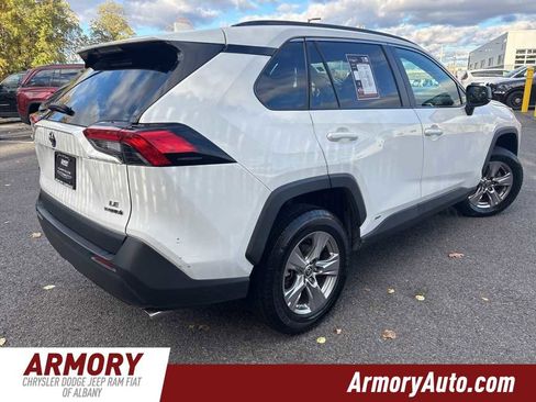 Used 2022 Toyota RAV4 LE image 4