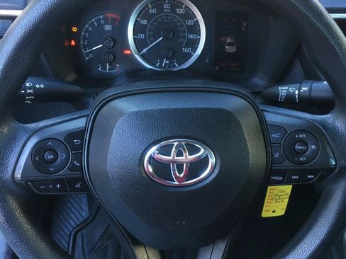 Used 2020 Toyota Corolla LE FWD image 21