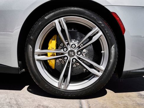 Used 2018 Ferrari GTC4Lusso image 25