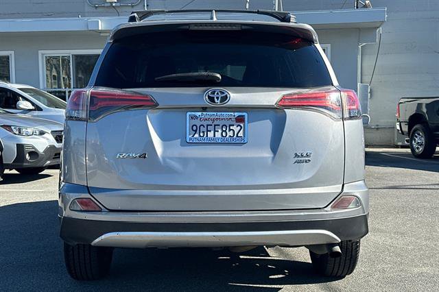 Used 2016 Toyota RAV4 XLE AWD/4WD image 4