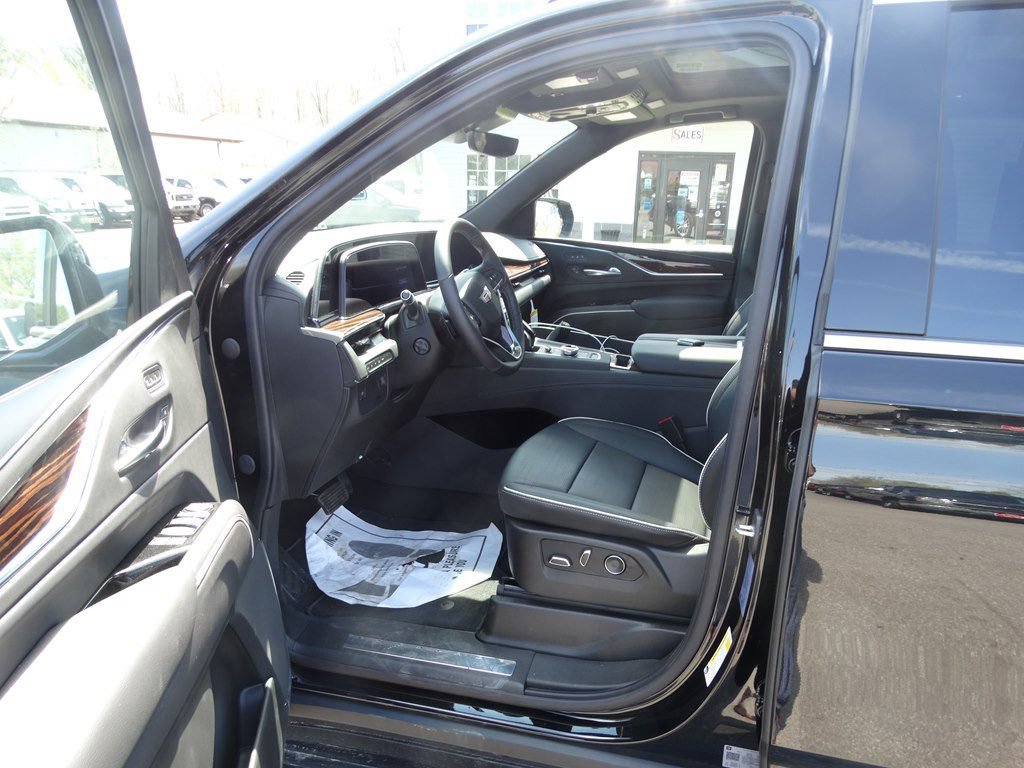 Used 2021 Cadillac Escalade Premium Luxury AWD/4WD image 10