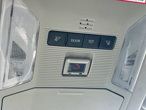 Used 2024 Toyota RAV4 XLE FWD image 31