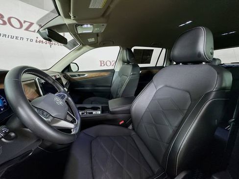 Used 2024 Volkswagen Atlas SE image 24