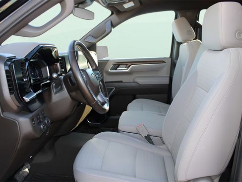 Used 2025 Chevrolet Silverado 1500 LT image 11