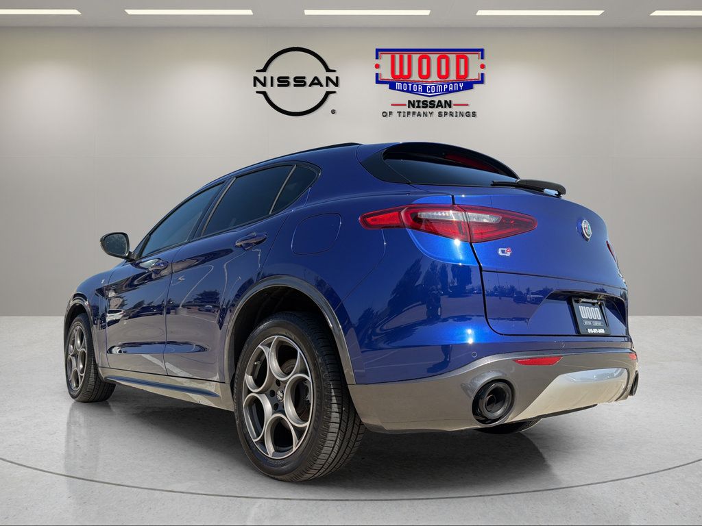Used 2022 Alfa Romeo Stelvio Ti AWD/4WD image 8