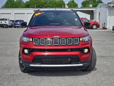 Used 2024 Jeep Compass Limited AWD/4WD image 2