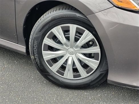 Used 2023 Toyota Camry LE image 10