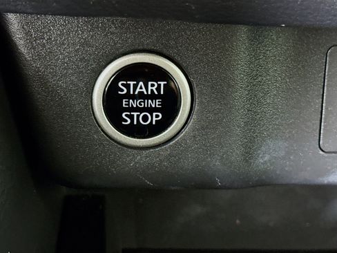 Used 2023 Nissan Rogue SV image 21