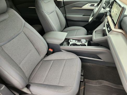 New 2026 Ford Explorer Active RWD image 13