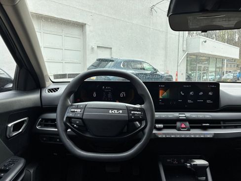 Used 2025 Kia K4 LXS image 34