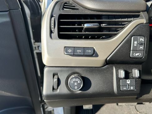 Used 2019 GMC Yukon XL Denali RWD image 30