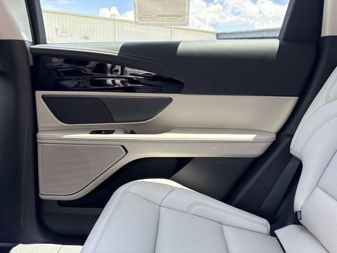New 2026 Lincoln Nautilus Premier AWD/4WD image 15